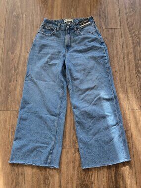 Abercrombie & Fitch Crop Wide Leg High Rise Jeans